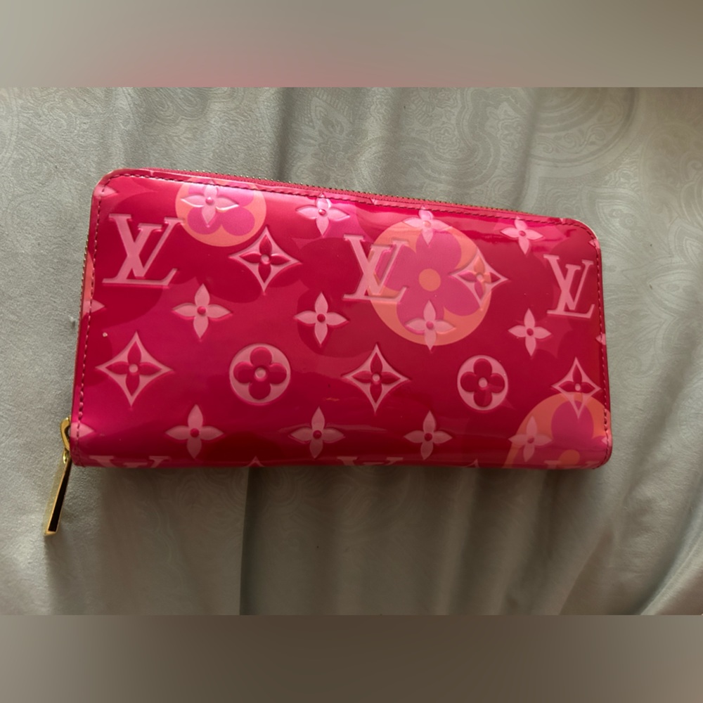 Louis Vuitton limited floral Valentine patent leather zippy wallet